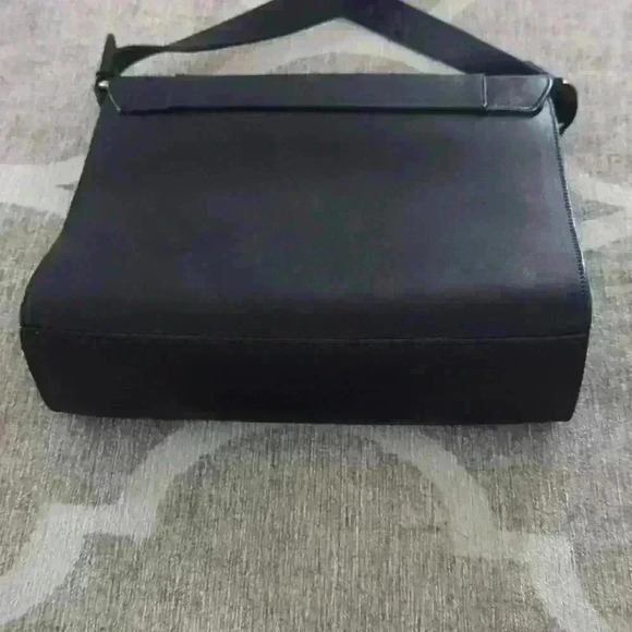 NWT Black Leather Crossbody Purse - Palm Leaf Applique made of Mayan Palms - Picture 6 of 10